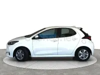 Usado Toyota Yaris Hybrid Active 116 CV (85 kW) 2022 Blanco Berlina