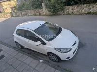 Usado Mazda 2 Active 75 CV (55 kW) 2008 Blanco Utilitario