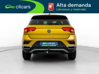 Usado VW T-Roc Advance 150 CV (110 kW) 2021 Amarillo SUV
