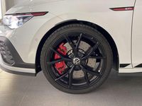 Usado VW Golf VIII GTI 300 CV (220 kW) 2023 Blanco Utilitario