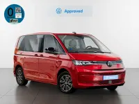 Usado VW Multivan Life 177 CV (130 kW) 2025 Rojo Monovolumen