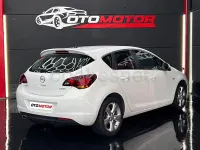 Usado Opel Astra Sport 140 CV (102 kW) 2010 Blanco Berlina