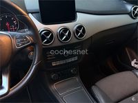 Usado Mercedes B180 AMG line 109 CV (80 kW) 2017 Gris / plata Monovolumen