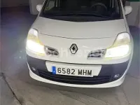 Usado Renault Grand Modus Authentique 75 CV (55 kW) 2009 Blanco Monovolumen