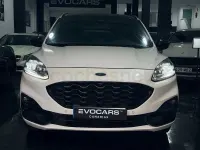 Usado Ford Kuga ST-Line X 225 CV (165 kW) 2022 Blanco SUV