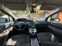 Usado Peugeot 5008 Active 115 CV (84 kW) 2013 Negro Monovolumen