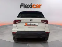 Usado Seat Arona Style 110 CV (80 kW) 2023 Blanco SUV
