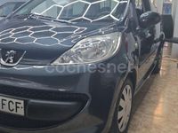 Usado Peugeot 107 68 CV (50 kW) 2006 Negro Utilitario