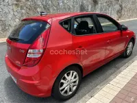 Usado Hyundai i30 Style 115 CV (84 kW) 2010 Rojo Berlina