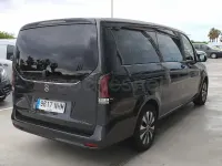 Usado Mercedes V220 163 CV (119 kW) 2025 Gris / plata Monovolumen