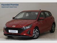 Usado Hyundai i20 100 CV (73 kW) 2025 Rojo Berlina