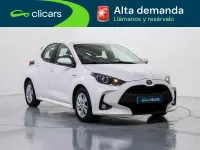 Usado Toyota Yaris Active 75 CV (55 kW) 2021 Blanco Utilitario