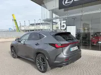 Usado Lexus NX450h+ Luxury Line 306 CV (225 kW) 2022 Gris / plata SUV