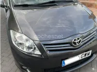 Usado Toyota Auris Active 90 CV (66 kW) 2010 Verde Utilitario