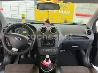 Usado Ford Fiesta Futura 90 CV (66 kW) 2007 Negro Utilitario