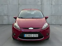 Usado Ford Fiesta Trend 82 CV (60 kW) 2010 Granate Berlina