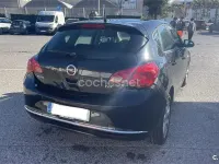 Usado Opel Astra Selective 110 CV (80 kW) 2014 Negro Berlina