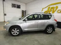 Usado Toyota RAV4 Executive 136 CV (100 kW) 2007 Gris / plata SUV
