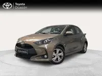 Usado Toyota Yaris Active 116 CV (85 kW) 2025 Marrón Utilitario