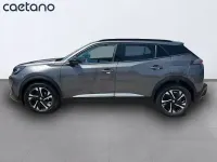 Usado Peugeot 2008 Allure 100 CV (73 kW) 2022 Gris / plata SUV