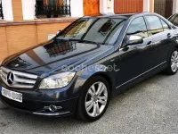 Usado Mercedes C200 Avantgarde 136 CV (100 kW) 2009 Gris / plata Berlina