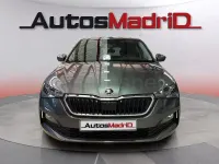 Usado Skoda Scala Ambition 95 CV (69 kW) 2022 Gris / plata Utilitario