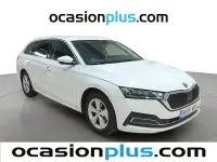 Usado Skoda Octavia Ambition 110 CV (80 kW) 2022 Blanco Familiar