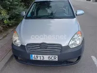 Usado Hyundai Accent 97 CV (71 kW) 2008 Gris / plata Berlina
