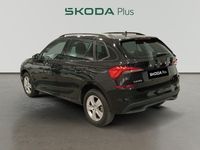 Usado Skoda Kamiq Active 110 CV (80 kW) 2022 Negro SUV