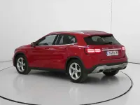 Usado Mercedes GLA180 Urban 122 CV (89 kW) 2019 Rojo SUV