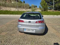 Usado Seat Ibiza 70 CV (51 kW) 2006 Gris / plata Utilitario