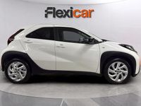 Usado Toyota Aygo X Play 72 CV (52 kW) 2023 Blanco SUV