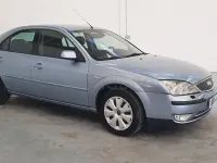 Usado Ford Mondeo Ghia 130 CV (95 kW) 2005 Gris / plata Berlina