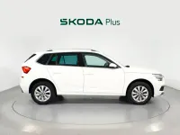 Usado Skoda Kamiq 110 CV (80 kW) 2022 Blanco SUV
