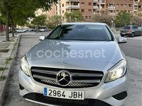 Usado Mercedes A180 Style 109 HP (80 kW) 2014 Cinzento Sedan