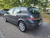 Usado Opel Astra Edition 110 CV (80 kW) 2009 Gris / plata Berlina