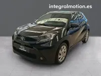Usado Toyota Aygo X Play 72 CV (52 kW) 2025 Negro SUV
