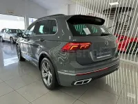 Usado VW Tiguan R-line 150 CV (110 kW) 2022 Gris / plata SUV