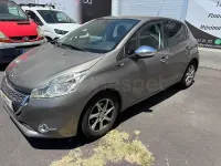 Usado Peugeot 208 Access 82 CV (60 kW) 2015 Beige Utilitario