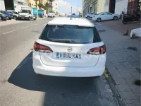 Usado Opel Astra Business 110 CV (80 kW) 2018 Blanco Familiar