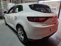 Usado Renault Mégane Business 95 CV (69 kW) 2019 Blanco Berlina