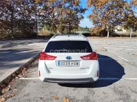 Käytetty Toyota Auris Hybrid Advance 136 HP (100 kW) 2014 Valkoinen Farmari