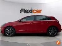 Usado Hyundai i30 110 CV (80 kW) 2022 Rojo Berlina