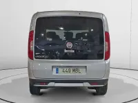 Usado Fiat Doblò Trekking 121 CV (88 kW) 2022 Gris Monovolumen