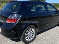 Usado Opel Astra Enjoy 120 CV (88 kW) 2007 Negro Berlina