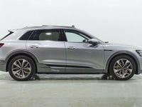 Usado Audi e-tron Advanced 300 kW (408 CV) 2022 Gris plata SUV