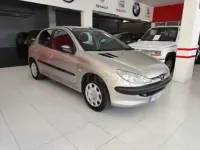 Usado Peugeot 206 70 CV (51 kW) 2004 Gris / plata Berlina