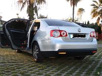 Usado VW Jetta Trendline 105 CV (77 kW) 2006 Gris / plata Berlina