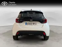 Usado Toyota Yaris Hybrid Active 116 CV (85 kW) 2025 Blanco Berlina