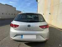 Usado Seat Leon Reference 105 CV (77 kW) 2014 Gris / plata Berlina
